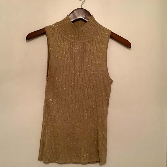 Women’s Black Pant Suit With Gold Mock Neck Top. Size 2 Petite. - Picture 15 of 16